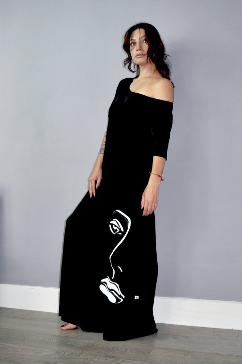 T-shirt maxi dress in black with screen print